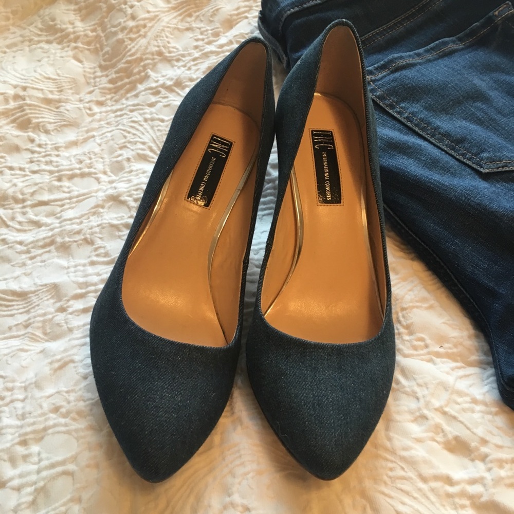 Chambray Pumps